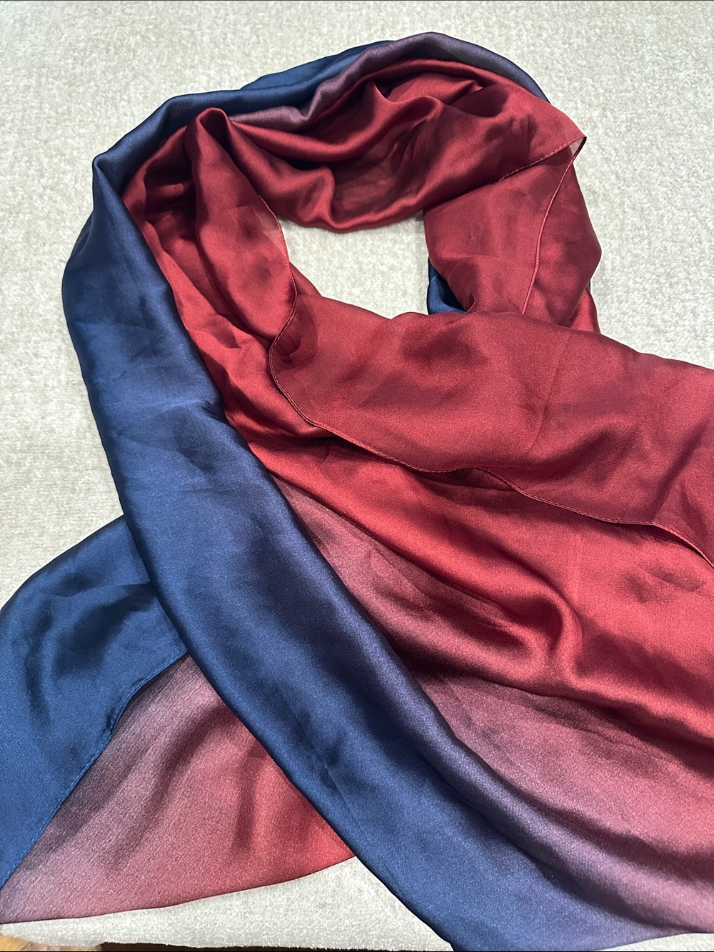 Luxurious Two-Tone Satin Scarf in Burgundy and Navy 100% silk 36x73 aprox